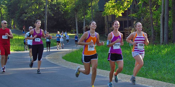 Runners during Green Lake&#39;s 13.1 Half Marathon