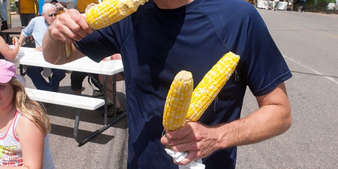 Sweet corn, and lots of food and drink along Main Street&#39;s annual Country Fair.