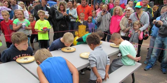 Pie eating contest 2014. Photo by Ray