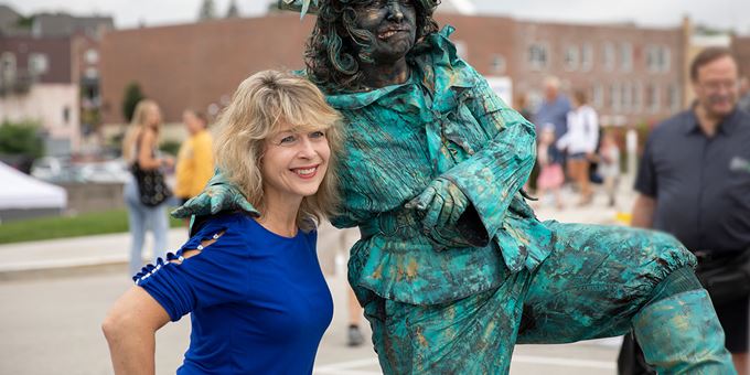 2022 Art &amp; Chalk Fest Living Statue Alice Wilson