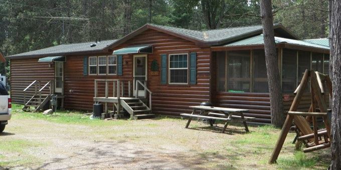Three bedroom, two bathroom cabin with fireplace