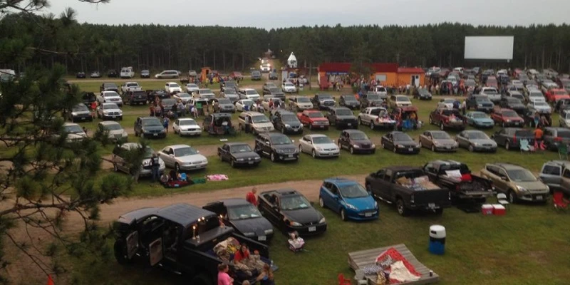 Stardust Twin Drive In Movie Theater | Travel Wisconsin