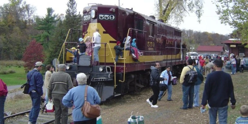dresser wi fall festival Pumpkin Express Train Ride