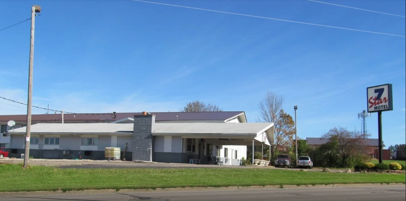 7 Star Motel | Travel Wisconsin