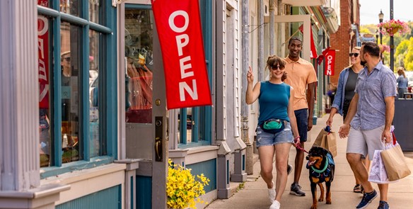 3 Walkable Wisconsin Small Towns with Big Charm