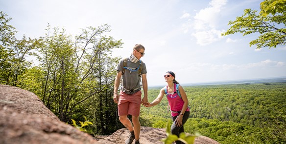 4 Breathtaking Hikes in Wisconsin's Bluffs (And Where to Eat After)