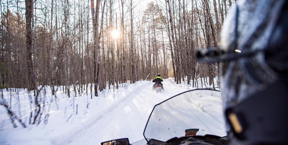 3 Premier Wisconsin Snowmobiling Getaways