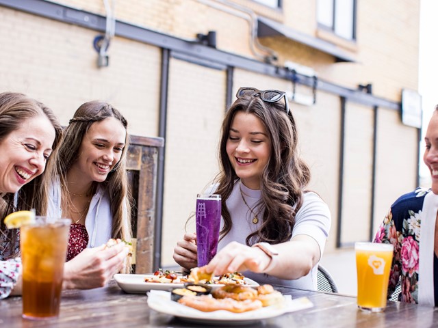 Unique Food-Centric Experiences Near Green Bay