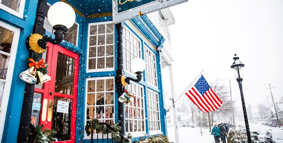 Step Into a Holiday Movie in These Small Wisconsin Towns
