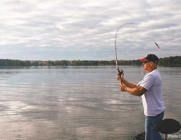 Best Places to Fish in Wisconsin: Pewaukee Lake
