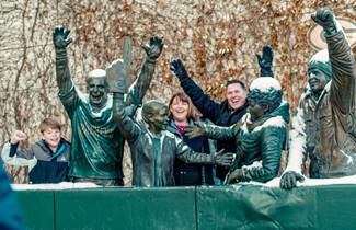 ef240983-861d-43a9-9a7a-3131ee04c0b3-tw2022_4k_screengrabs_greenbay06