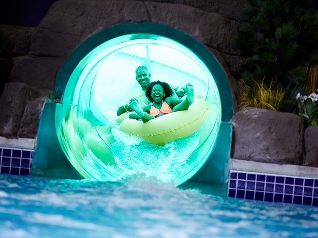 6 Wisconsin Indoor Waterparks to Escape the Winter