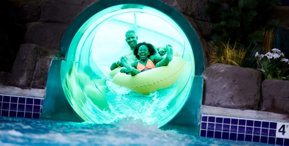 6 Wisconsin Indoor Water Parks to Escape the Winter