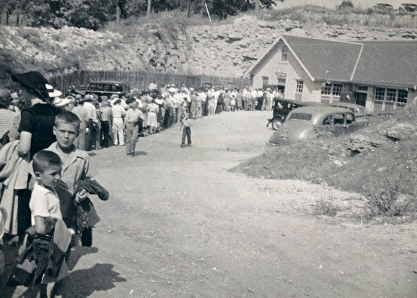 Cave of the Mounds waiting line is long as it almost beats Carlsbad Caverns in 1941.