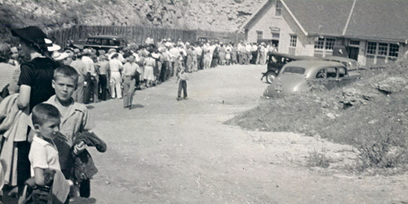 Cave of the Mounds waiting line is long as it almost beats Carlsbad Caverns in 1941.
