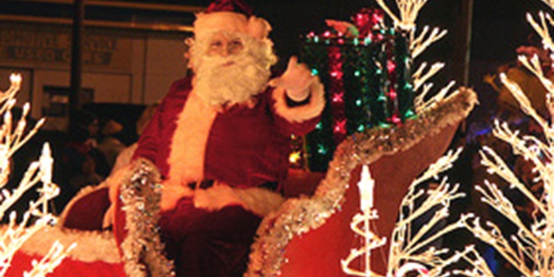 Christmas Parage 2022 Tomagawk Wisconsin Hometown Christmas Parade | Travel Wisconsin