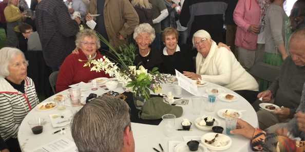 The crowd enjoys the delicious offerings at the Chequamegon Chef&#39;s Exhibition.