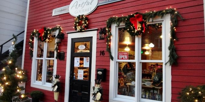 Evansville&#39;s quaint, historic downtown decorates in time for the community&#39;s annual Olde Fashioned Christmas.
