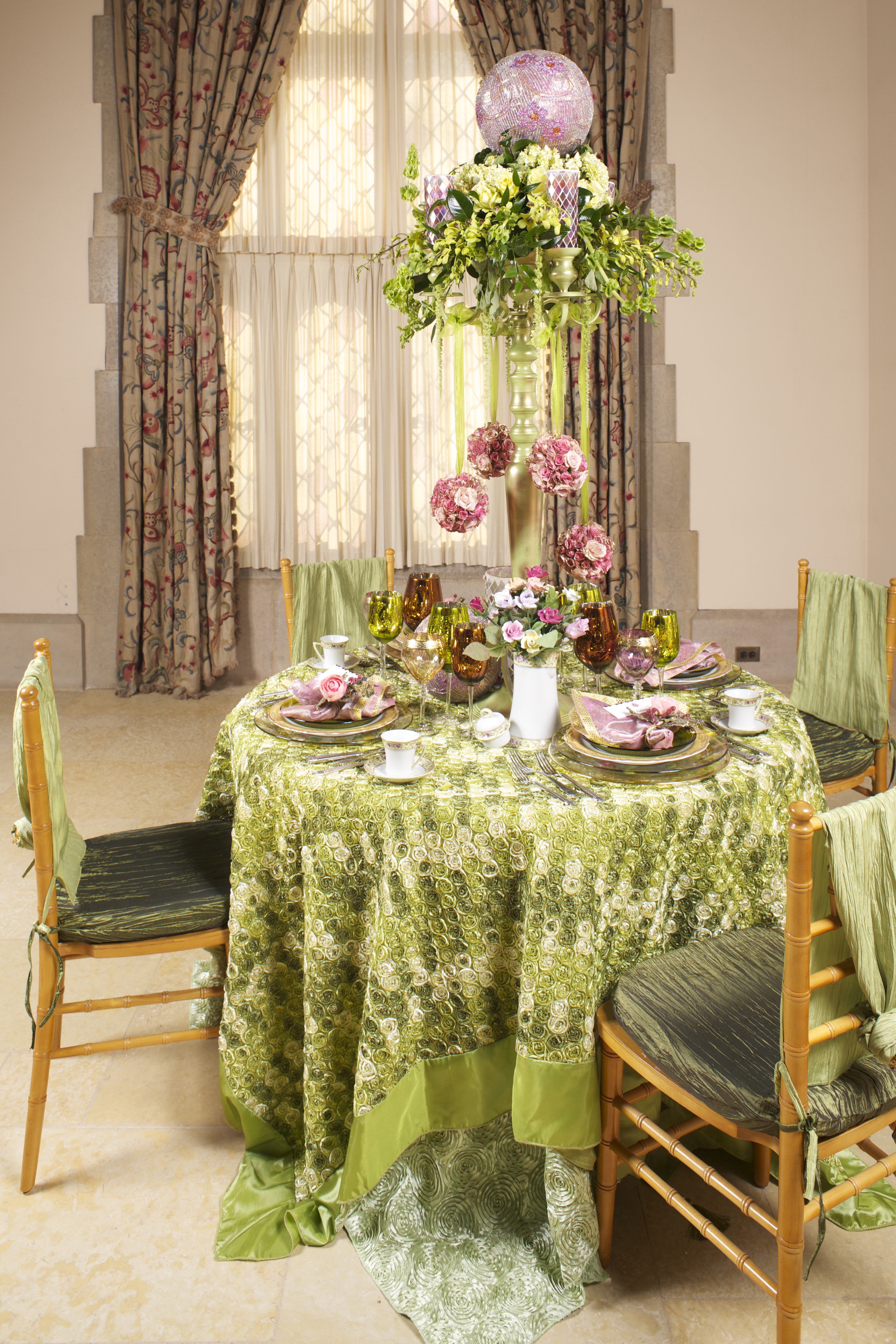 Extravagent table settings by area designers.