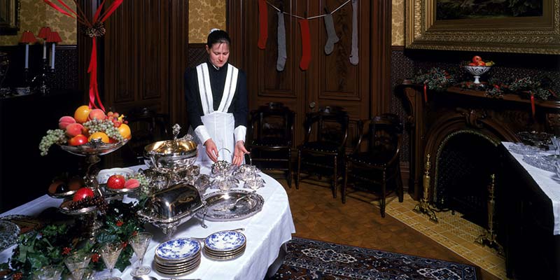 The Villa Louis dining room at Christmas