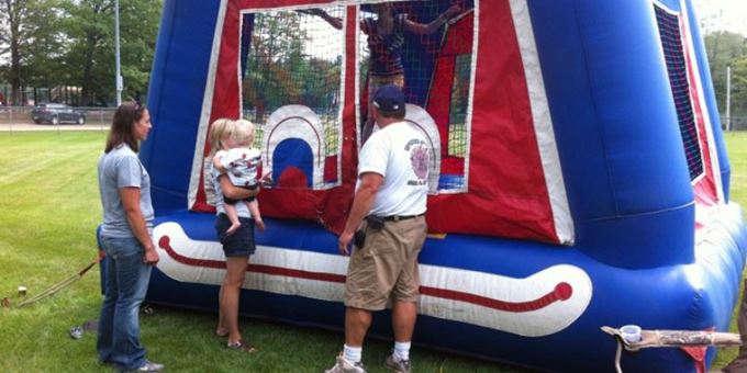 Picnic in the Park - Bounce House Kids Attraction with EMS