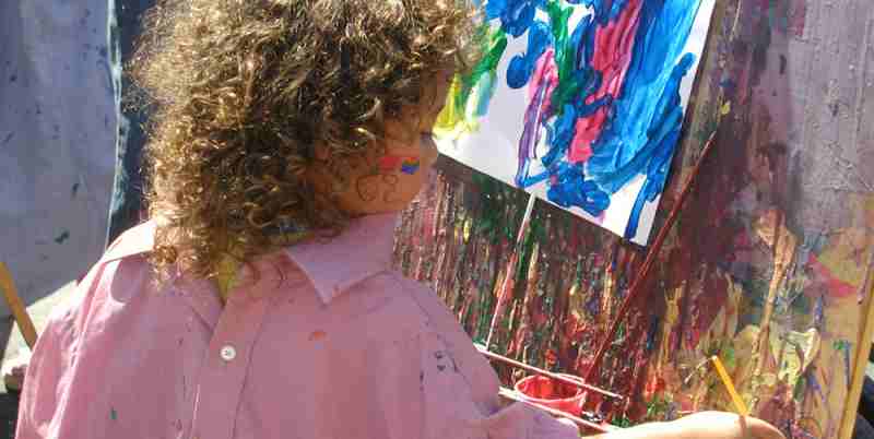 A young artist in the making.