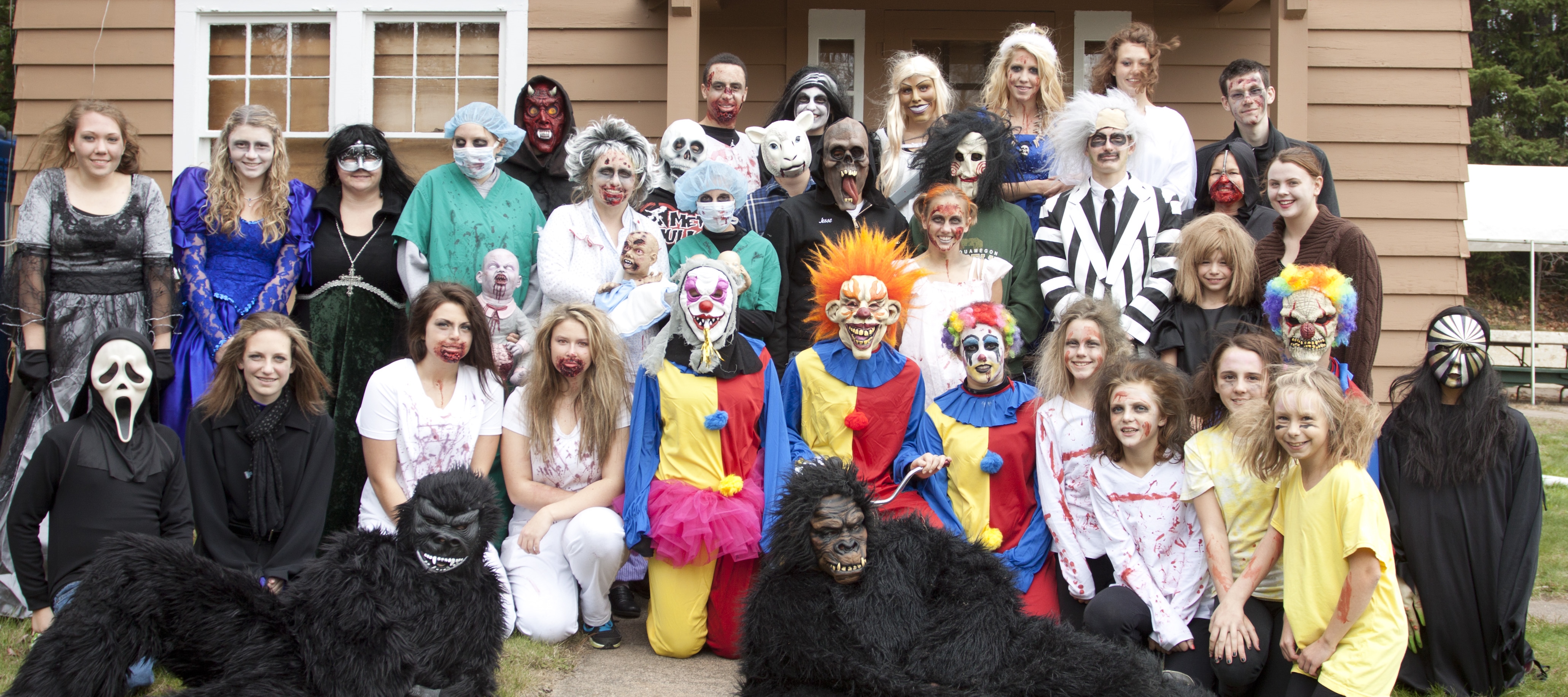 Haunted House Cast &amp; Crew