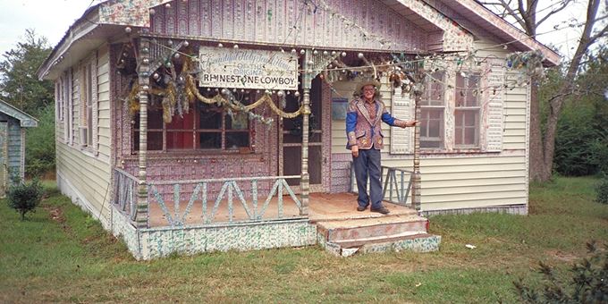 Loy Bowlin, Beautiful Holy Jewel Home (site view, McComb, MS), c. 1985–1990. Photo: Sally Griffiths.