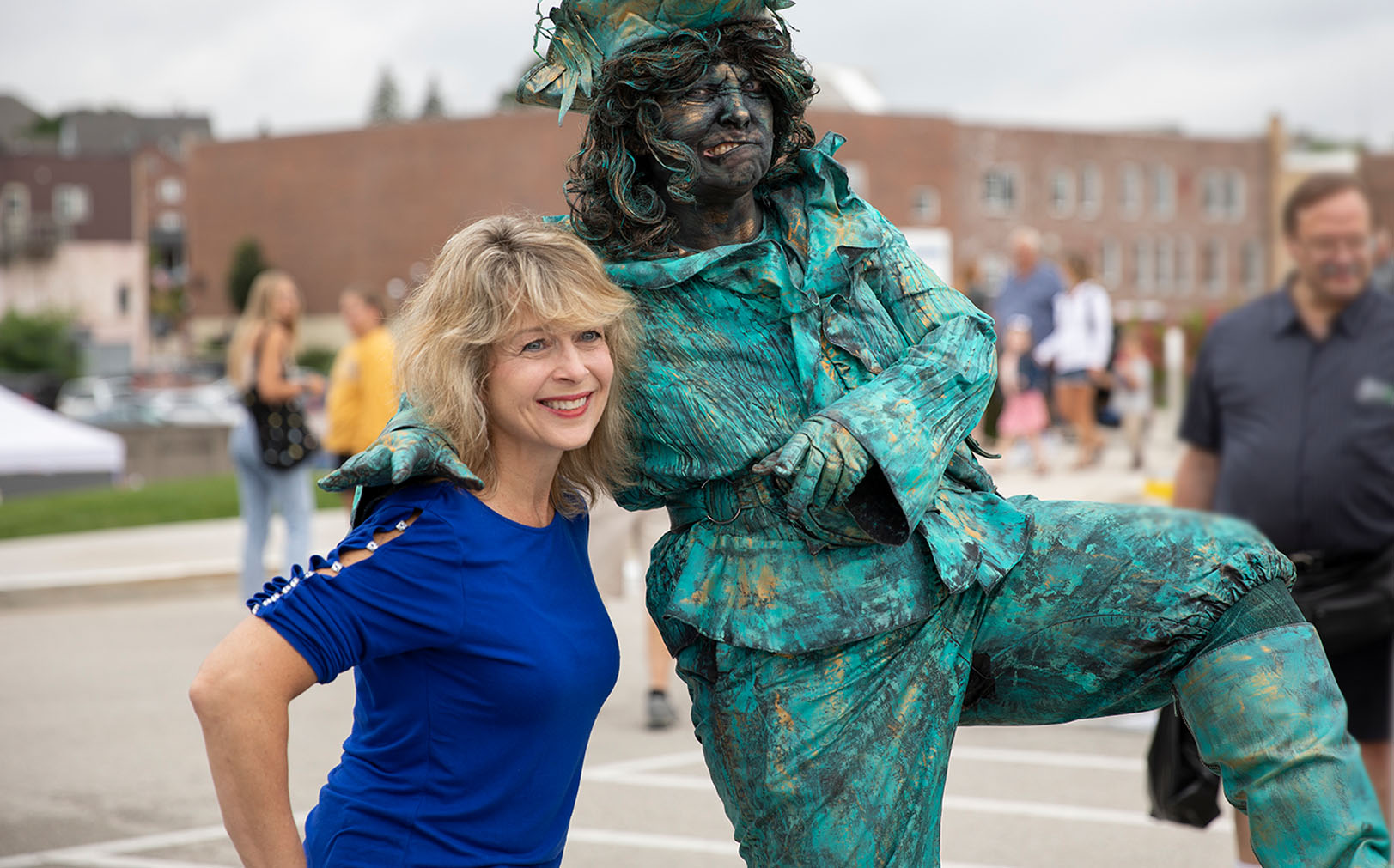 2022 Art &amp; Chalk Fest Living Statue Alice Wilson