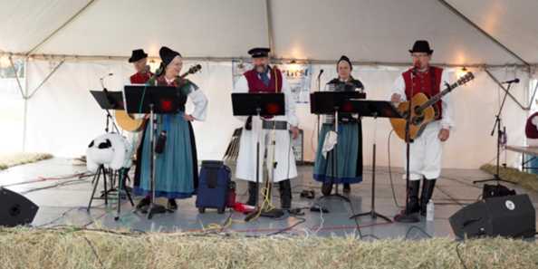 Musicians from the Pommersche Tanzdeel Freistadt Troupe.