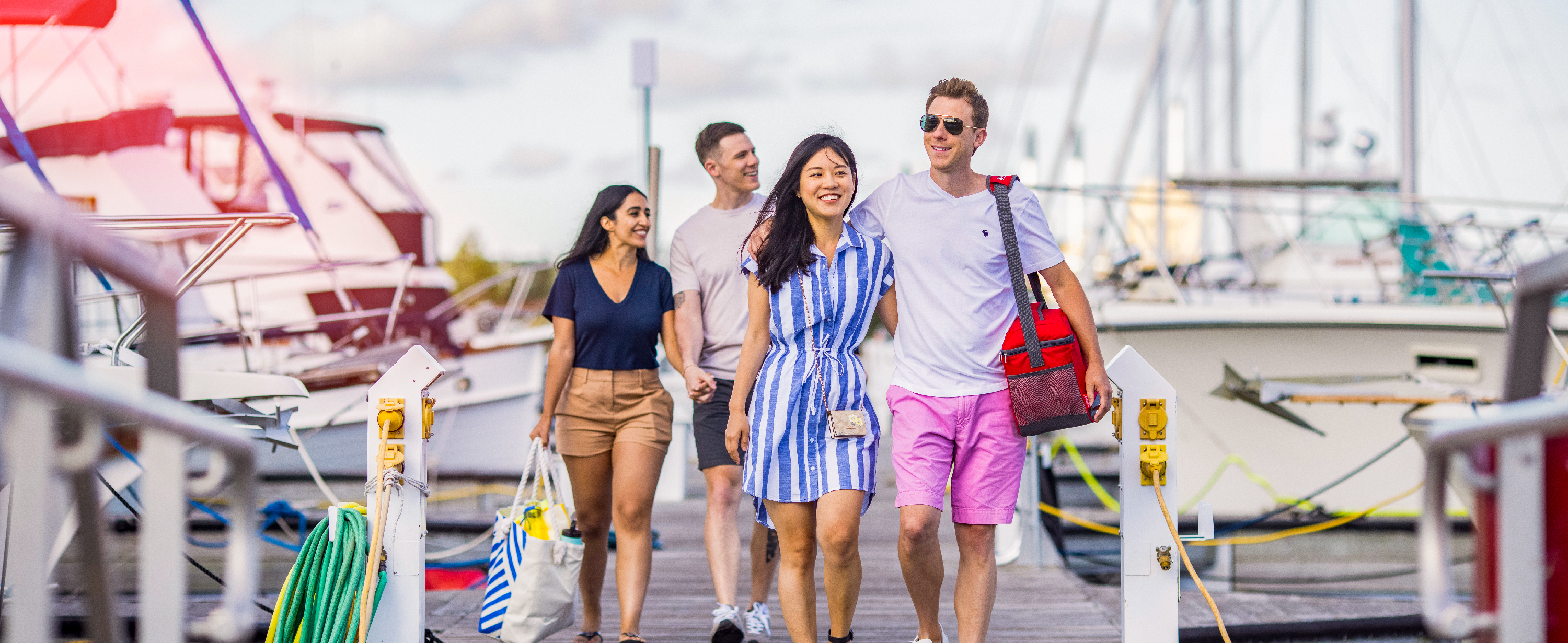 Tourism Organizations-016 Friends Group Explores