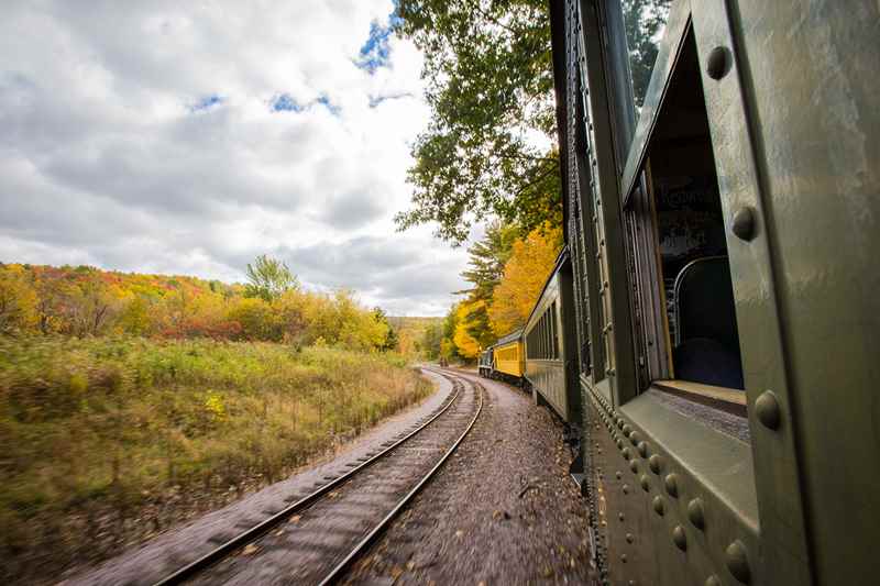 train with fall color