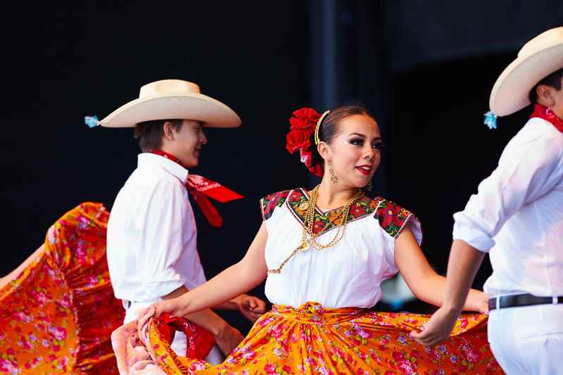 dancers mexican fiesta