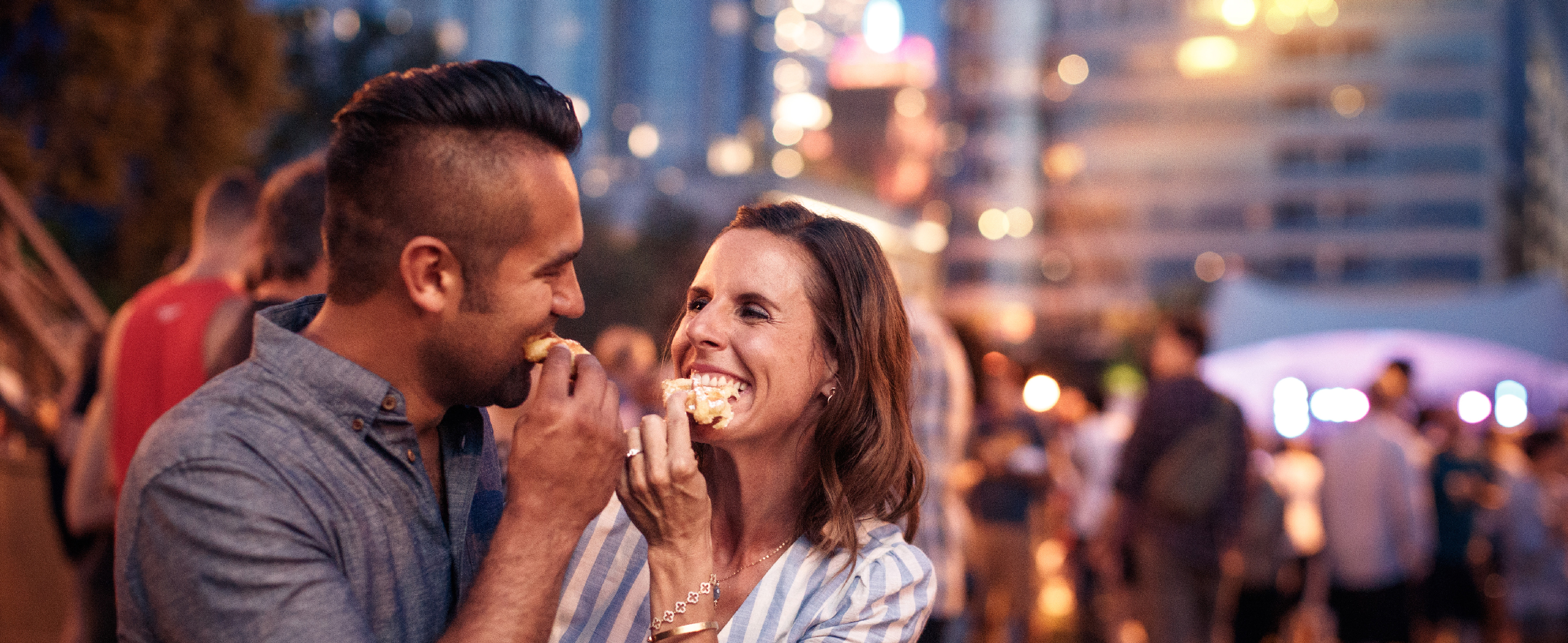 Signature Events-078 Couple Eating Belgian Liège Waffle