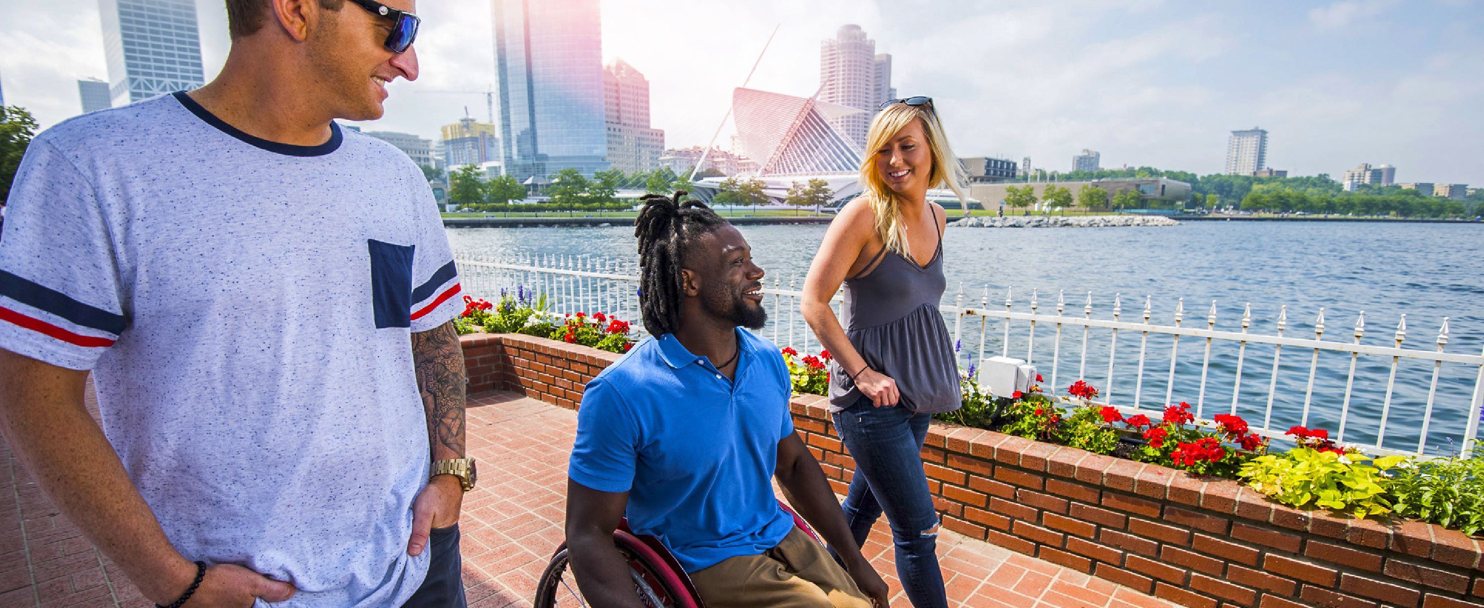 Major Cities-Friends Enjoying Milwaukee Lakefront