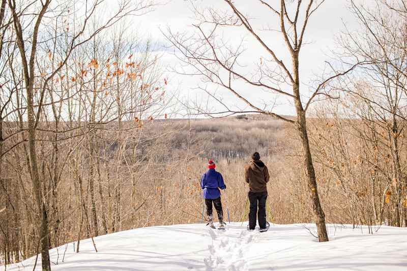 Couple in the snowshoes at the Quartz Hill overlook