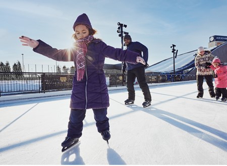 Ice skating at Titletown loading=