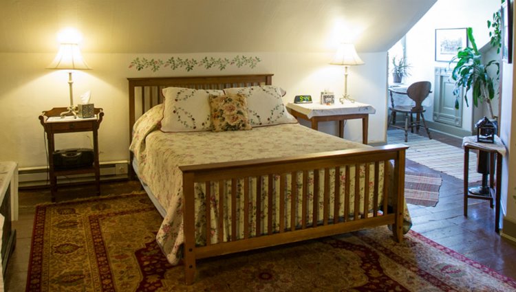 Suite at Stagecoach Bed and Breakfast