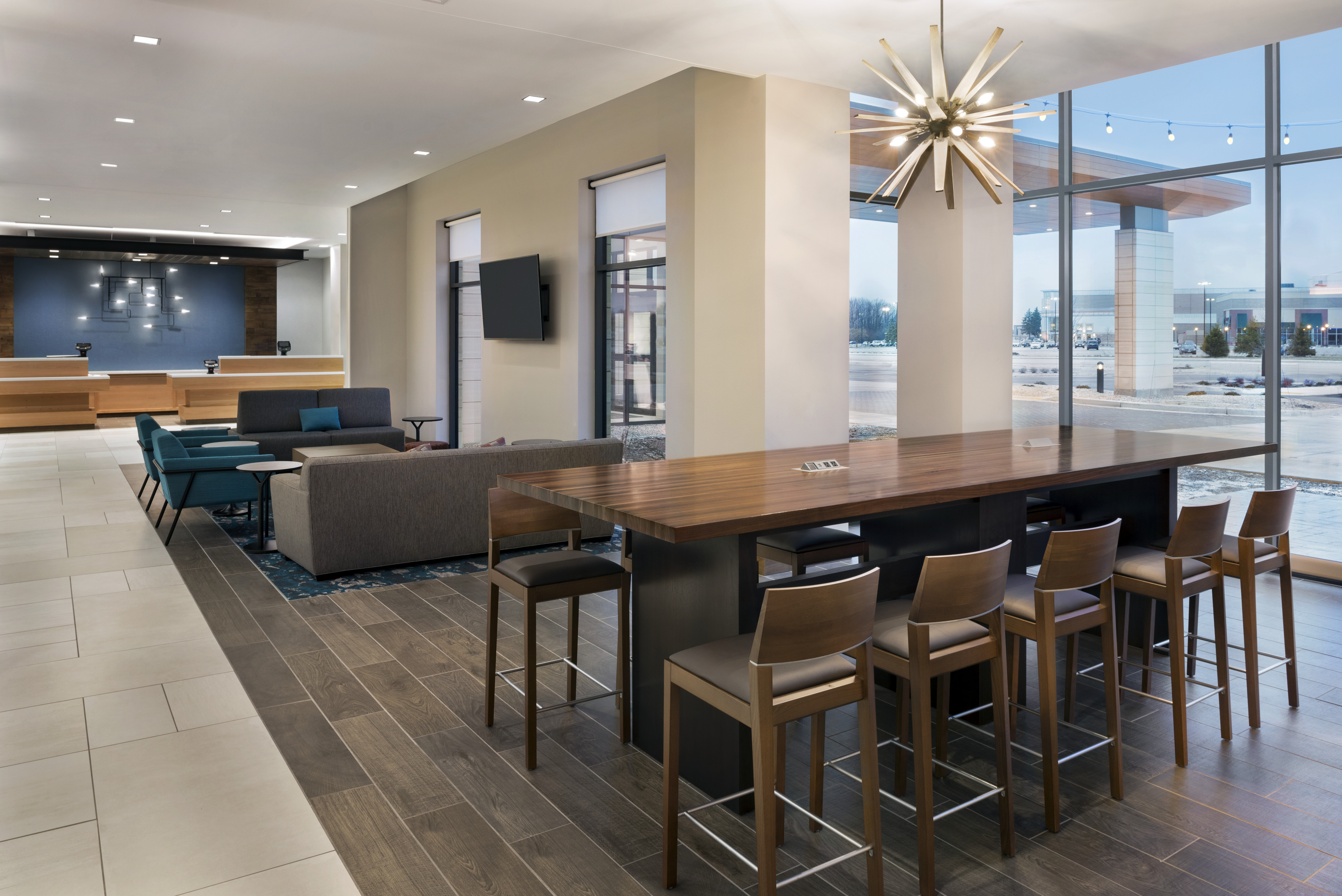 Hilton Garden Inn Milwaukee Brookfield Conference Center Lobby