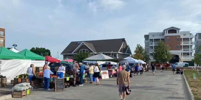 The Oconomowoc Summer Farmers Market takes place in the parking lot across from the Oconomowoc Community Center Saturdays, May-October.