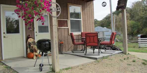 Windy Wind Retreat - 1 bedroom, bath/laundry, kitchen, living room with sleeper sofa - secluded