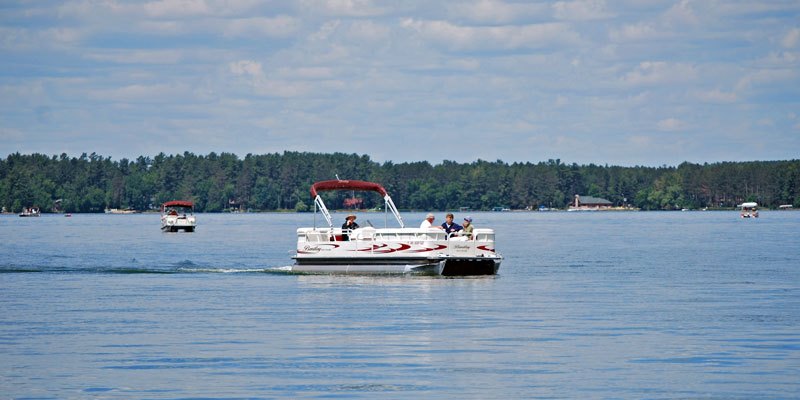 Harv's Vacation Rentals: Pontoon Rentals