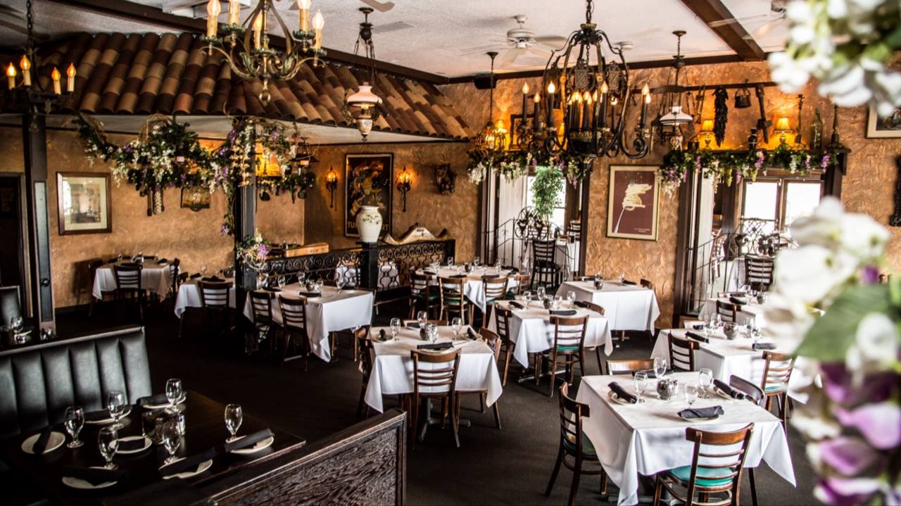 The dining room at Cafe Calamari