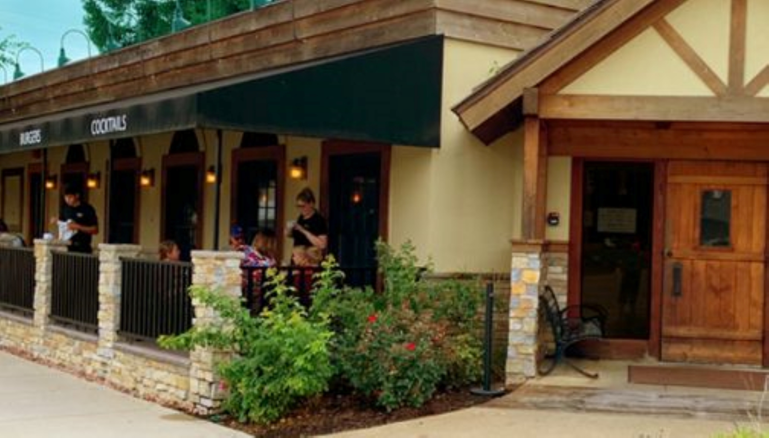 Outside patio area of Tuscan Tavern