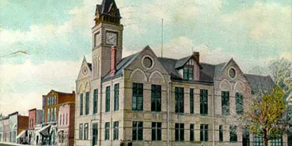 Oconomowoc City Hall is one of the city&#39;s older buildings.