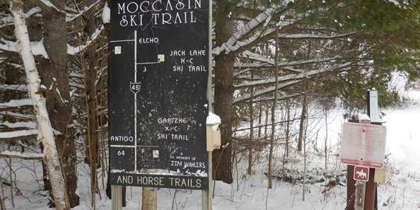 Main sign at Moccasin Lake Parking Lot