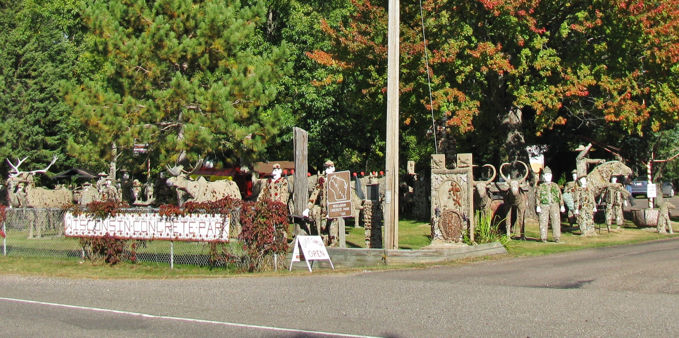 Wisconsin Concrete Park, Phillips