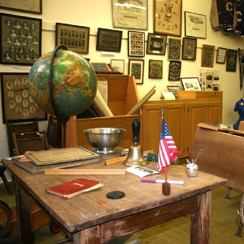 Old school room exhibit.