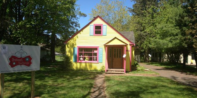 You wont miss the bright yellow house located at the end of main street, come to see us!