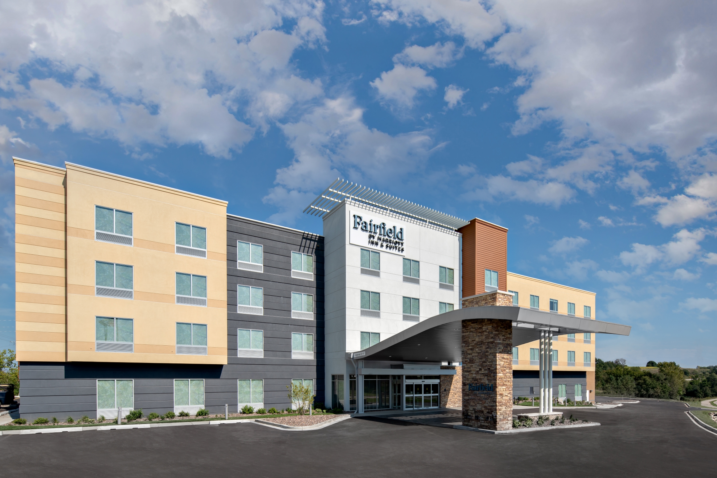 Front entrance picture of the Fairfield Inn &amp; Suites